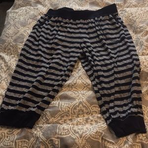 H.I.P Capri Joggers